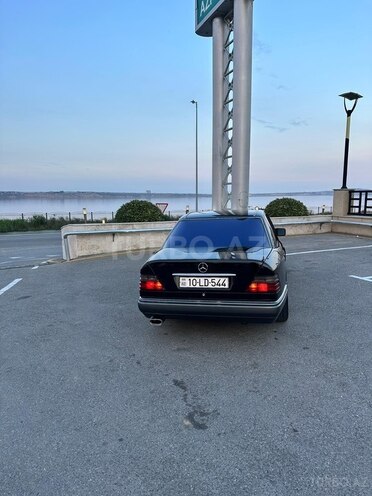 Mercedes E 220-3