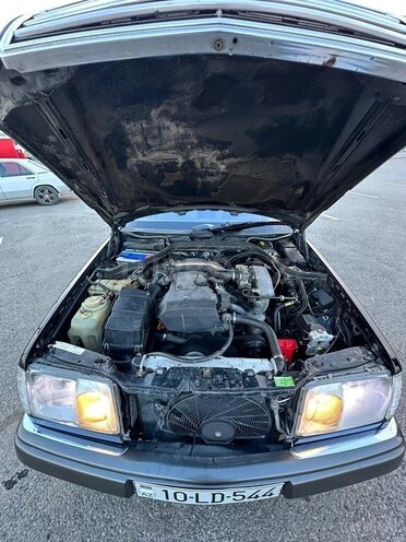 Mercedes E 220-9