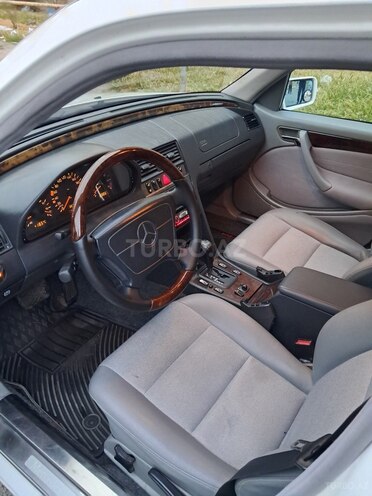 Mercedes C 200-11