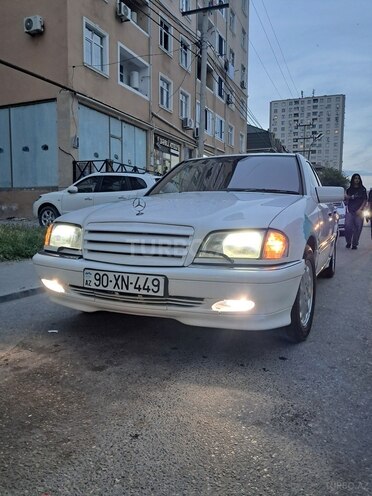 Mercedes C 200-1