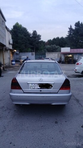 Mercedes C 250-12