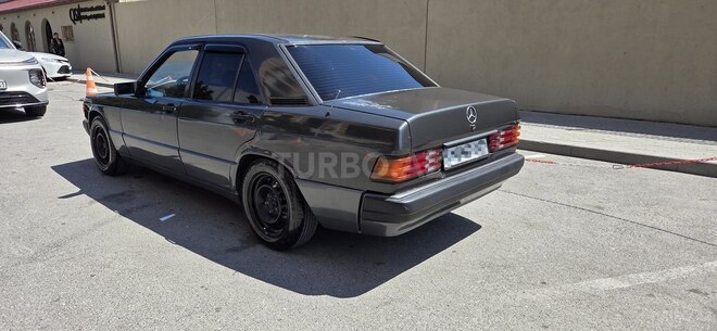 Mercedes 190-7