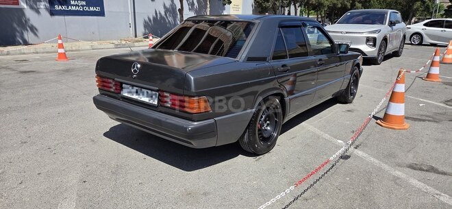 Mercedes 190-8