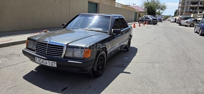 Mercedes 190-1