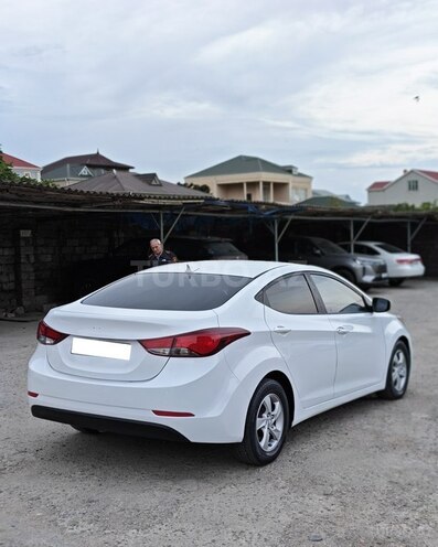 Hyundai Elantra-5