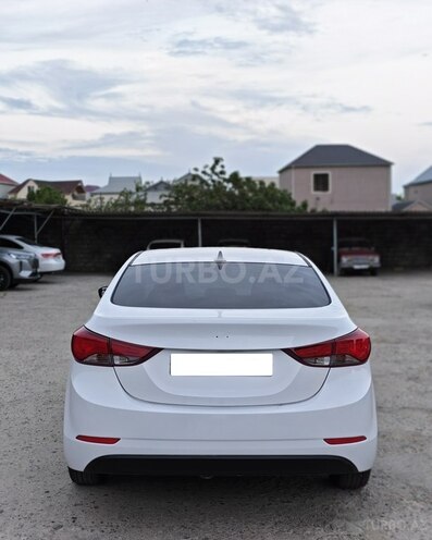 Hyundai Elantra-7