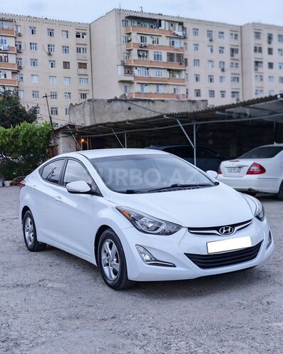 Hyundai Elantra-4