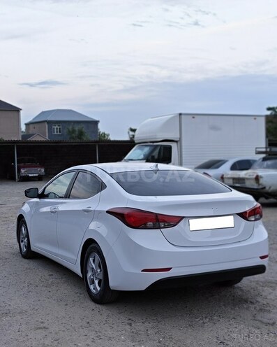 Hyundai Elantra-6