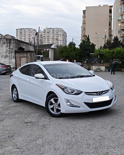 Hyundai Elantra-9