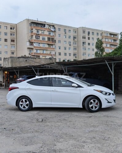 Hyundai Elantra-10