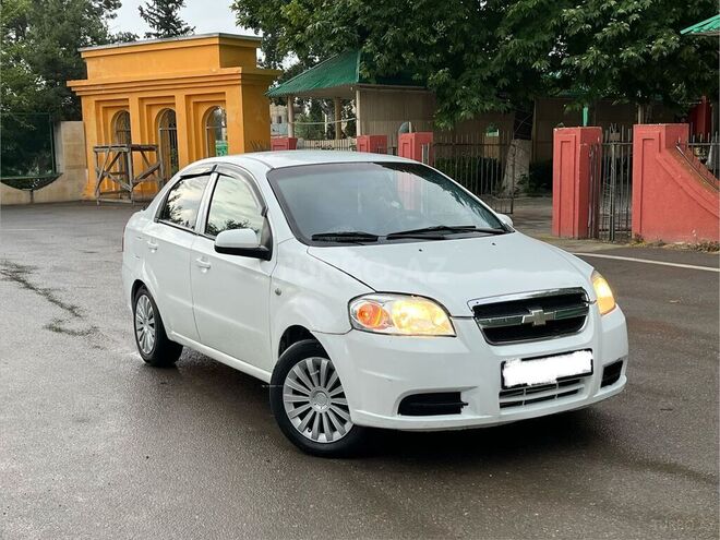 Chevrolet Aveo-3