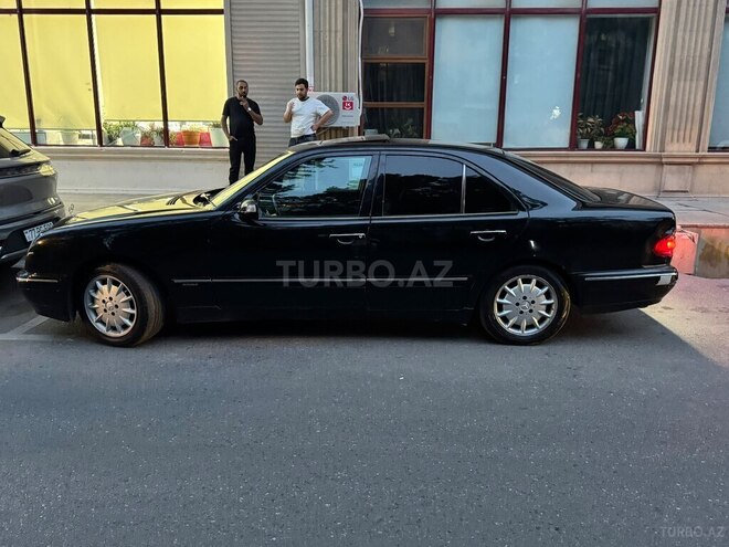 Mercedes E 240-6