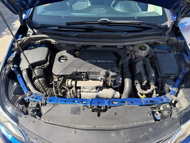 Chevrolet Cruze-12