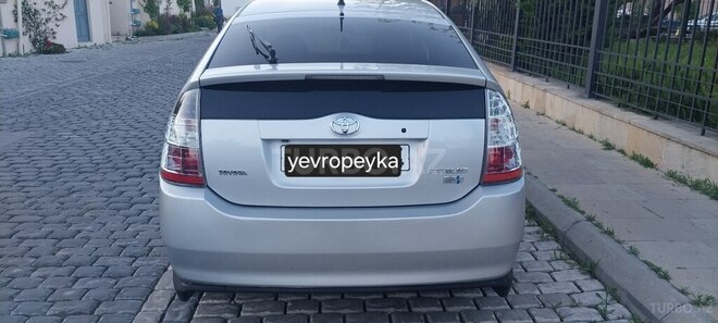 Toyota Prius-2