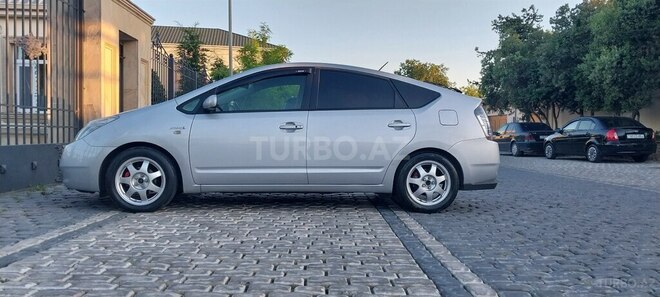 Toyota Prius-4