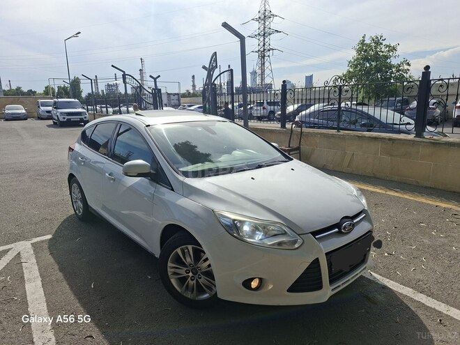 Ford Focus-11