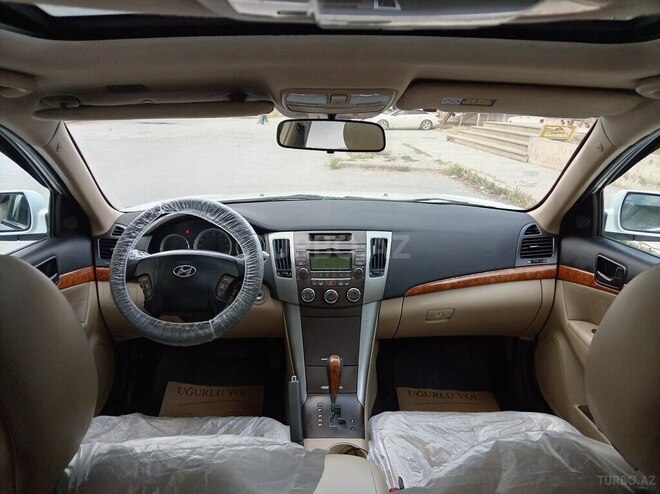 Hyundai Sonata-15