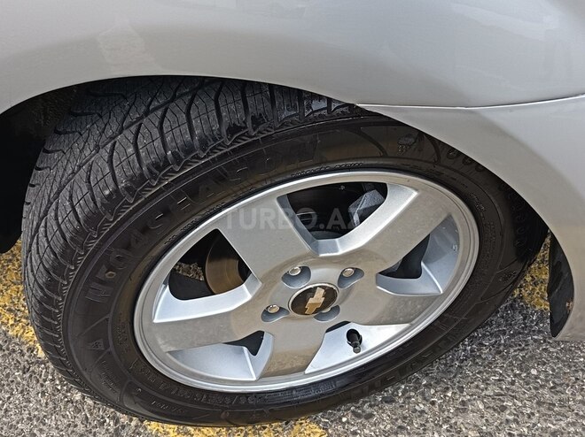 Chevrolet Aveo-11