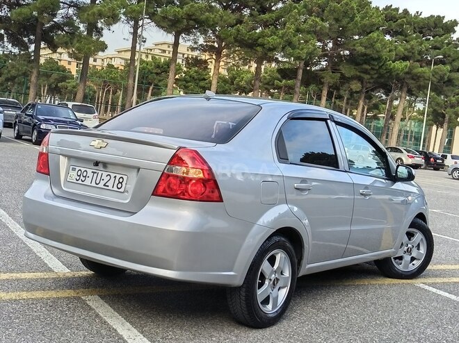 Chevrolet Aveo-10