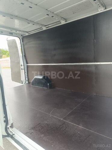 Ford Transit-4