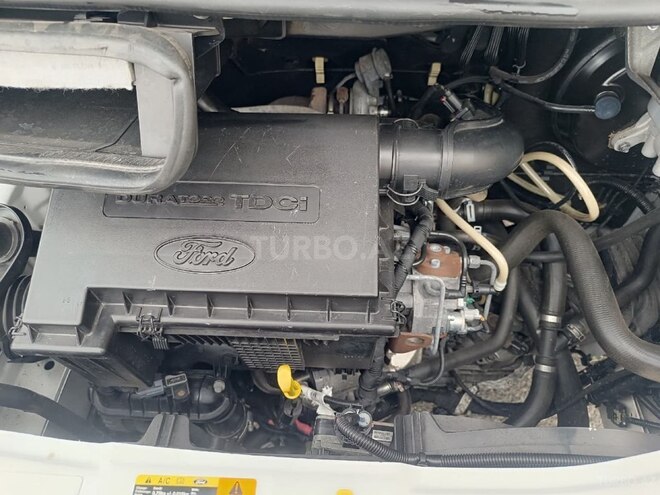 Ford Transit-7