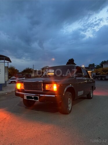 LADA (VAZ) 2107-1
