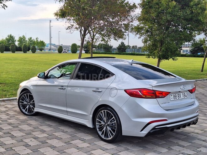 Hyundai Elantra-2
