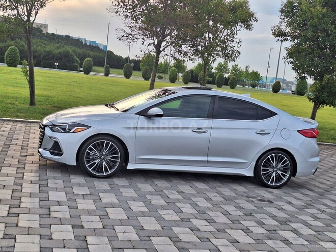 Hyundai Elantra-7
