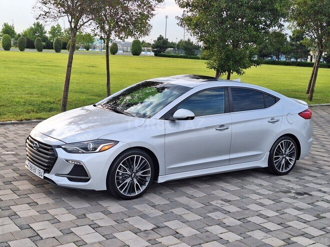 Hyundai Elantra-8