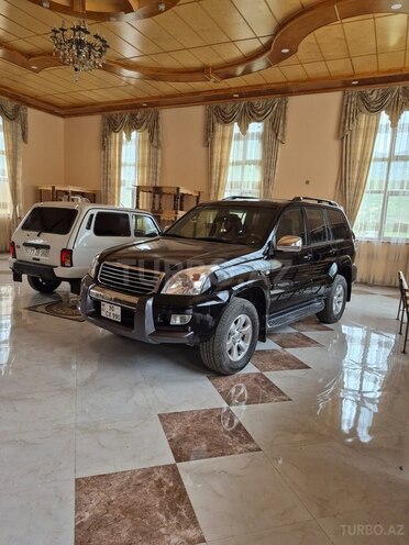 Toyota Land Cruiser Prado-5