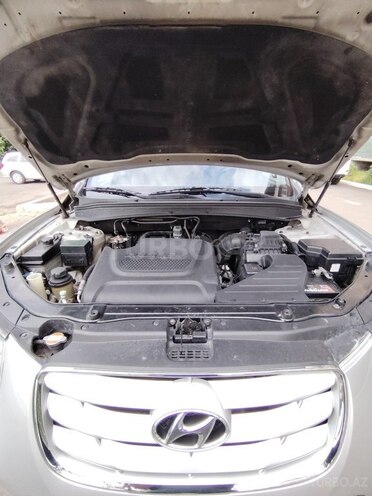 Hyundai Santa Fe-11