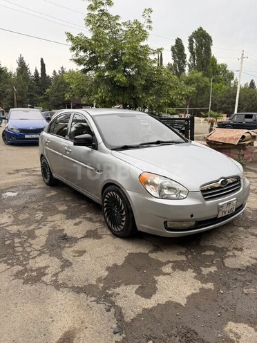 Hyundai Accent-3