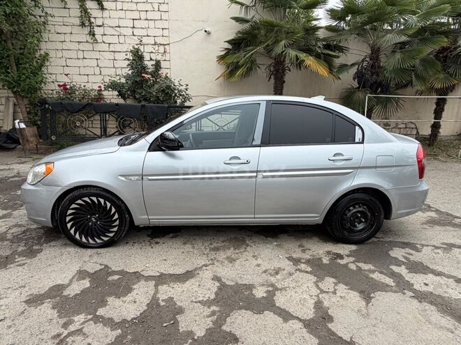 Hyundai Accent-5