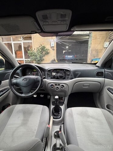 Hyundai Accent-10