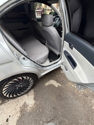 Hyundai Accent-11