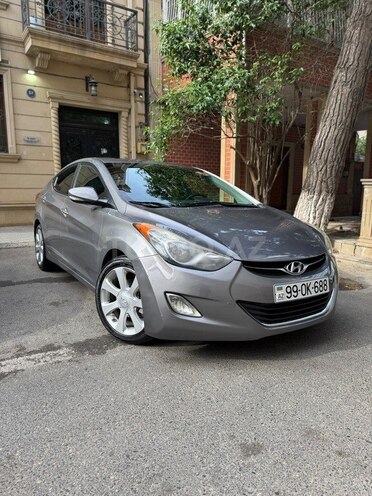 Hyundai Elantra-1