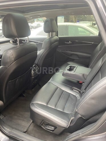 Kia Sorento-9