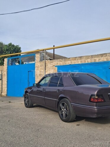 Mercedes 220 E-3