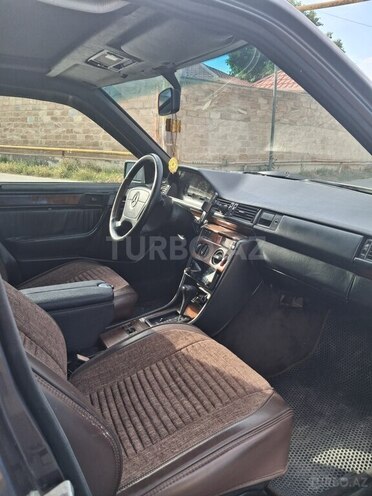 Mercedes 220 E-7
