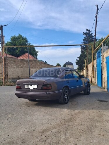 Mercedes 220 E-4