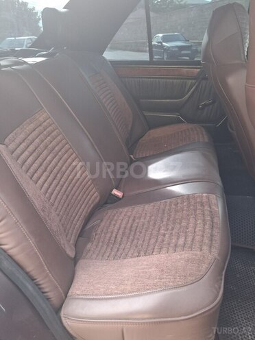 Mercedes 220 E-8