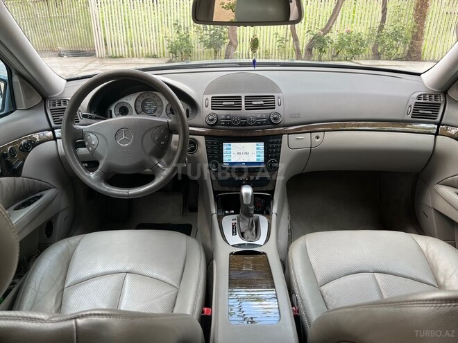 Mercedes E 320-7