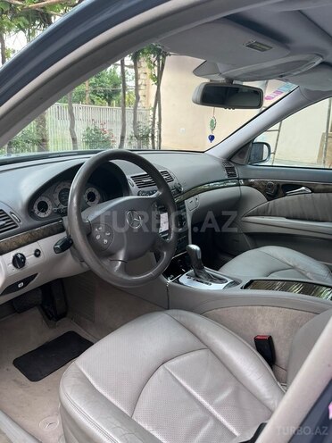 Mercedes E 320-5