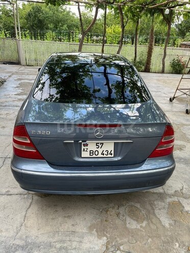 Mercedes E 320-2
