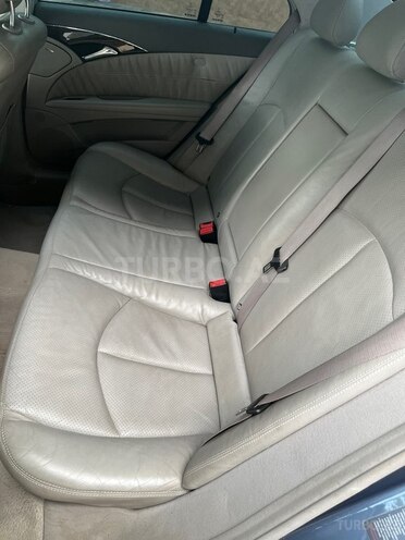Mercedes E 320-6