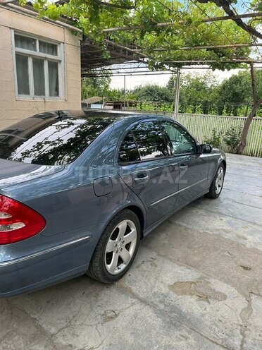 Mercedes E 320-4