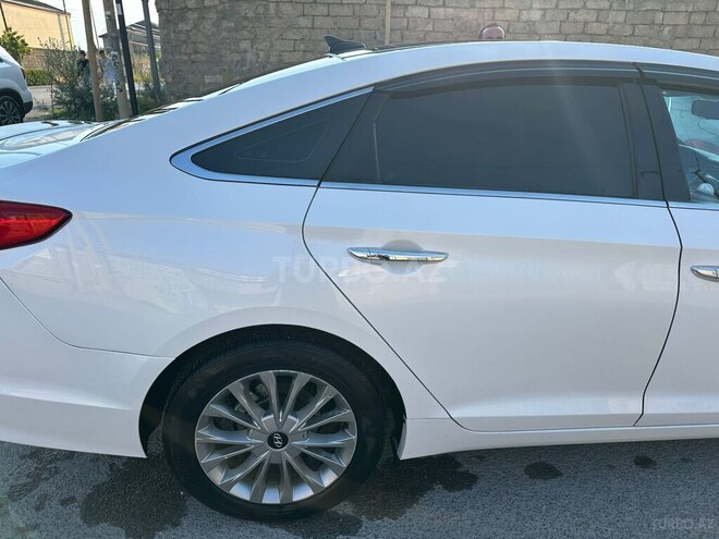 Hyundai Sonata-5