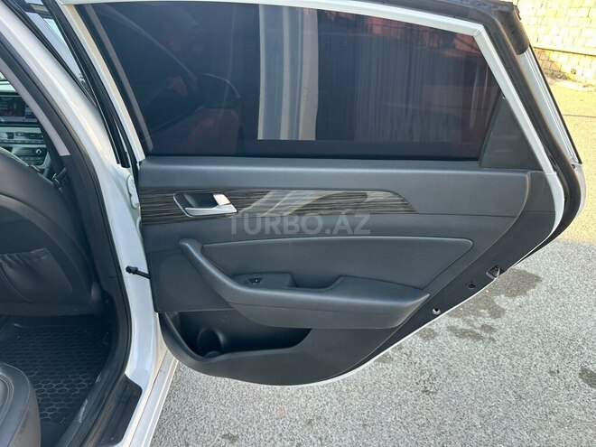 Hyundai Sonata-18