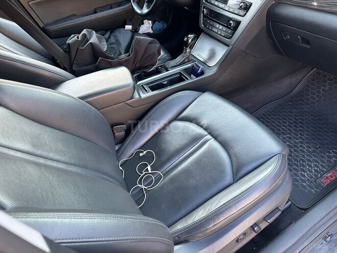 Hyundai Sonata-19
