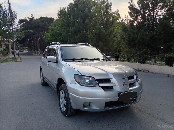 Mitsubishi Airtrek-4
